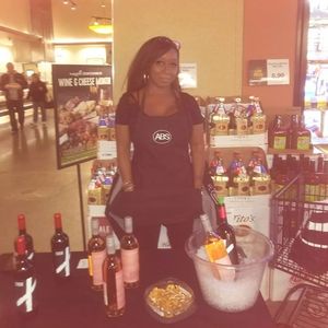 Britnee Sims - Party Host Helpers 