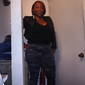 Yasmeen Mofield - Party Host Helpers 